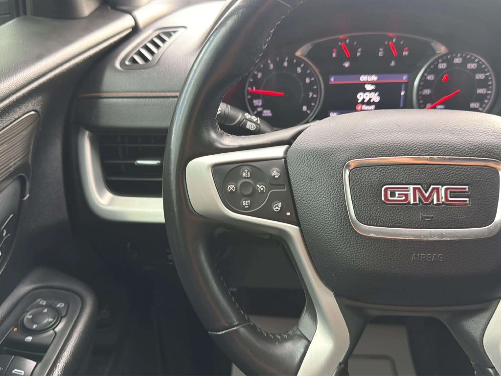 Photo 23 of this GMC TERRAIN