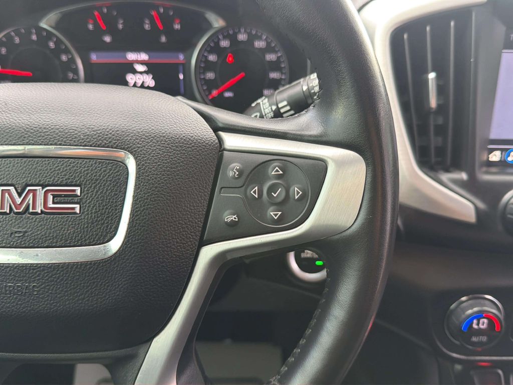 Photo 24 of this GMC TERRAIN
