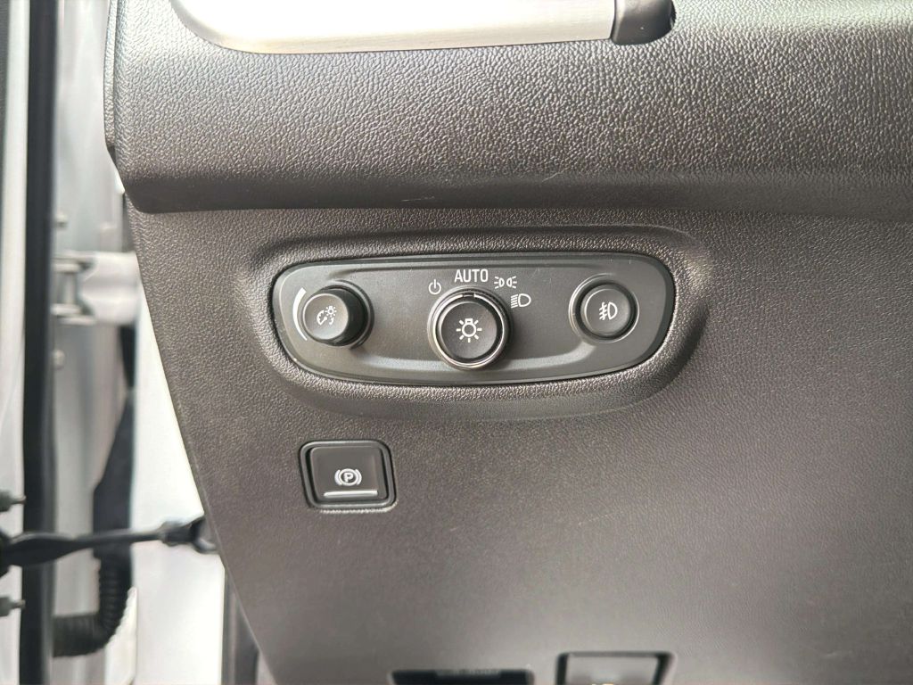 Photo 27 of this GMC TERRAIN