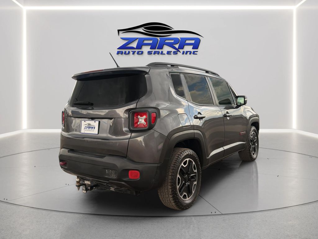 Photo 7 of this JEEP RENEGADE