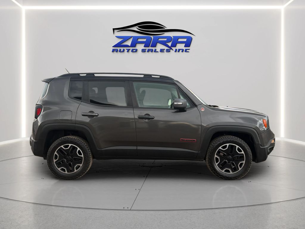 Photo 8 of this JEEP RENEGADE