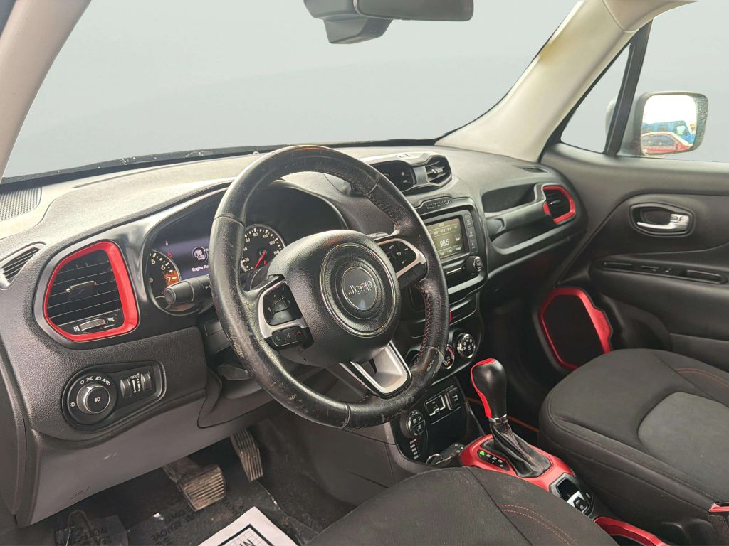 Photo 10 of this JEEP RENEGADE