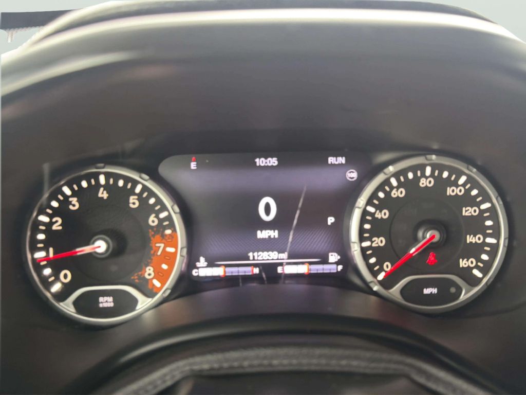 Photo 21 of this JEEP RENEGADE