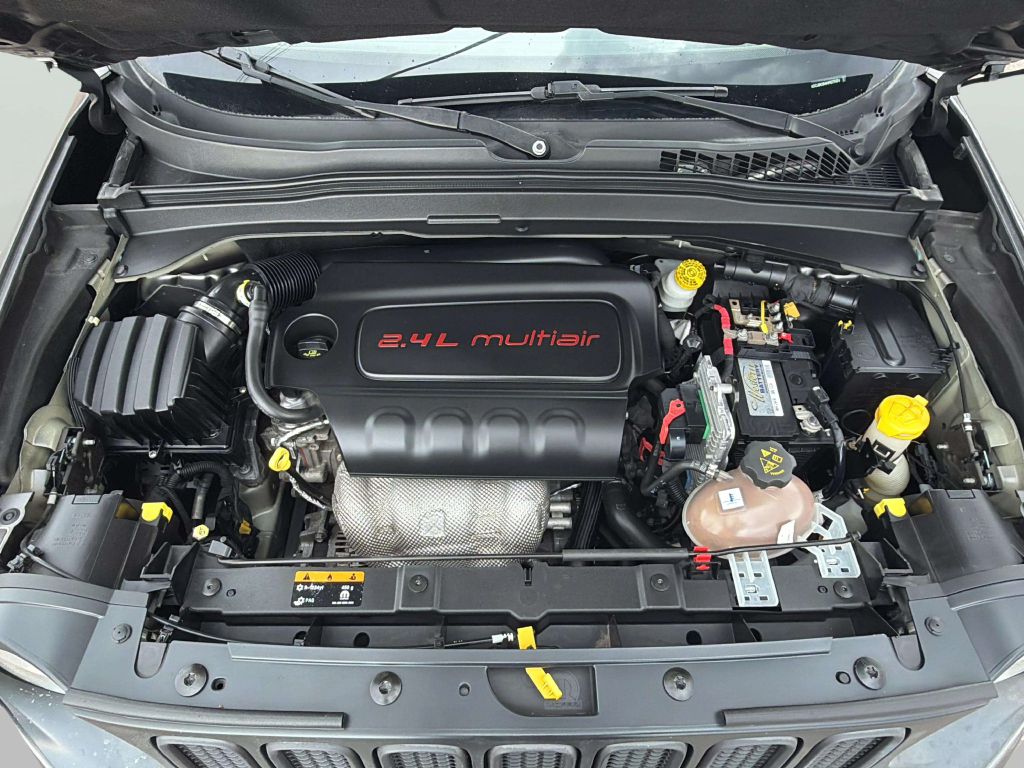Photo 24 of this JEEP RENEGADE