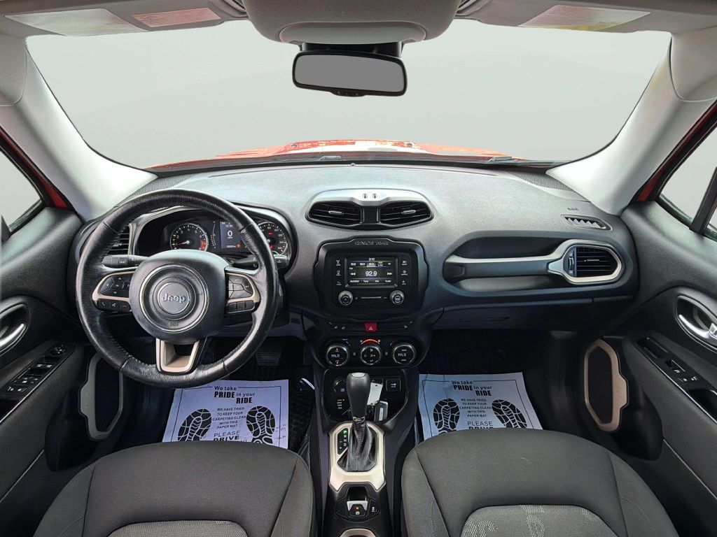 Photo 16 of this JEEP RENEGADE