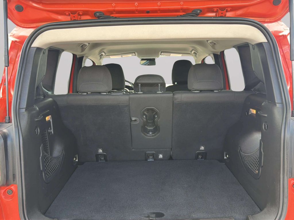 Photo 26 of this JEEP RENEGADE
