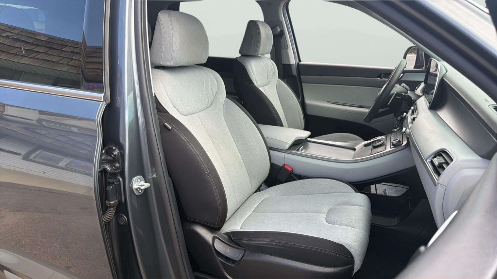 Photo 14 of this HYUNDAI PALISADE