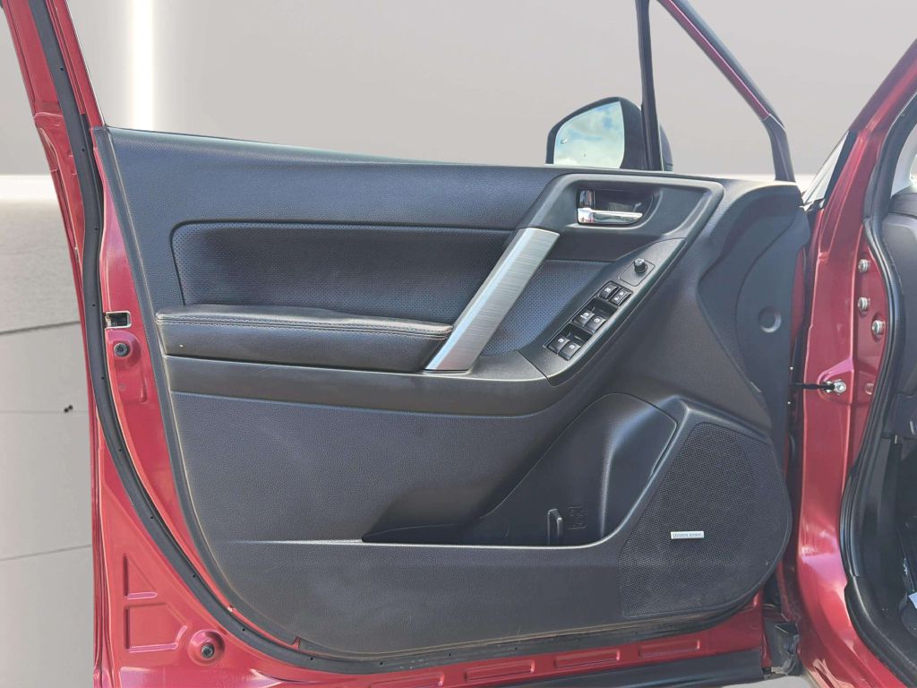 Photo 14 of this SUBARU FORESTER