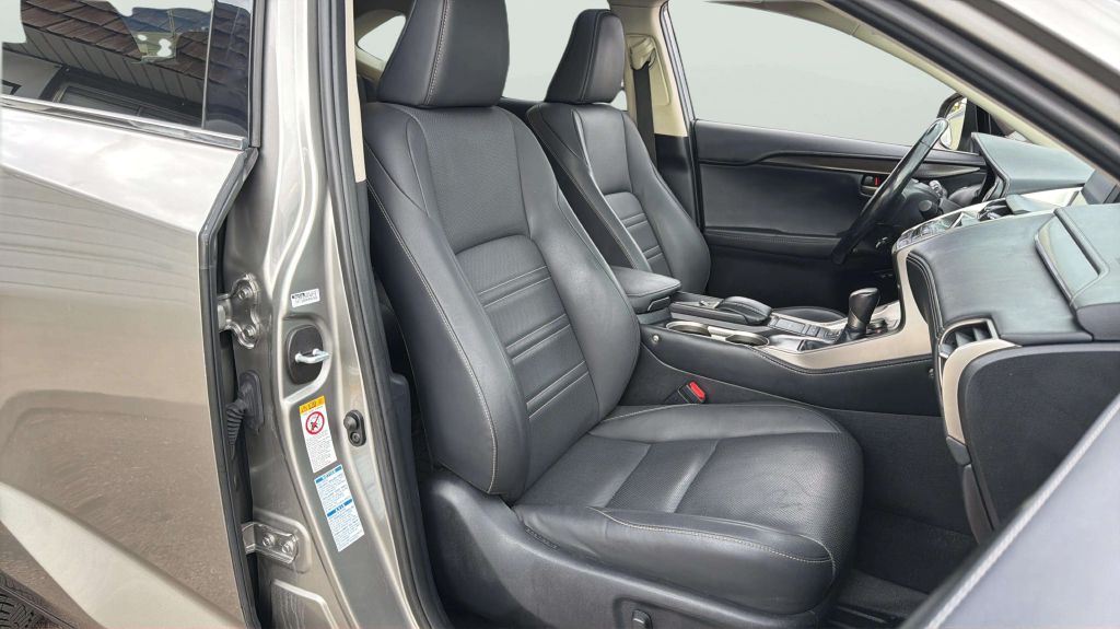 Photo 14 of this LEXUS NX 200T