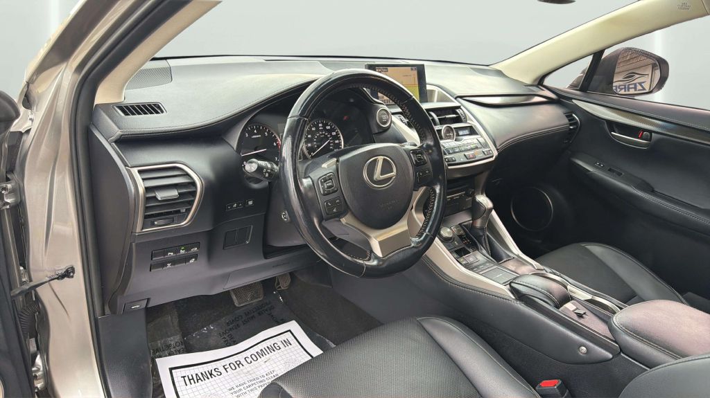 Photo 17 of this LEXUS NX 200T