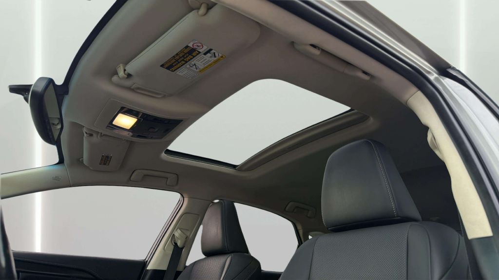 Photo 18 of this LEXUS NX 200T