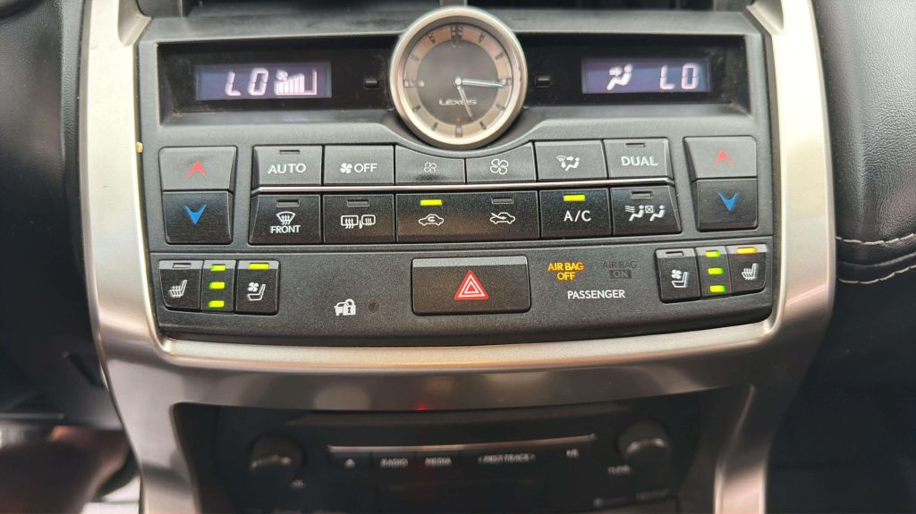 Photo 31 of this LEXUS NX 200T