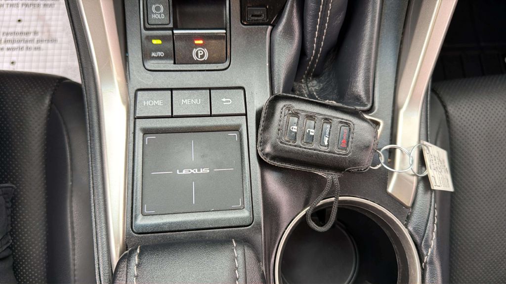 Photo 32 of this LEXUS NX 200T