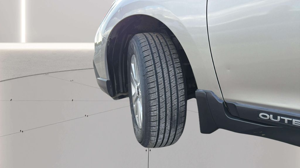 Photo 33 of this SUBARU OUTBACK