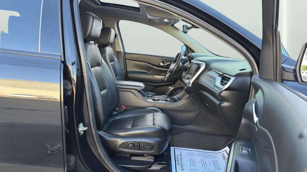 Photo 13 of this GMC ACADIA