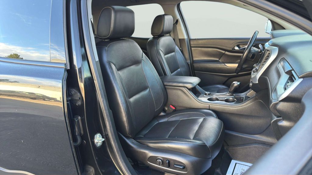 Photo 14 of this GMC ACADIA