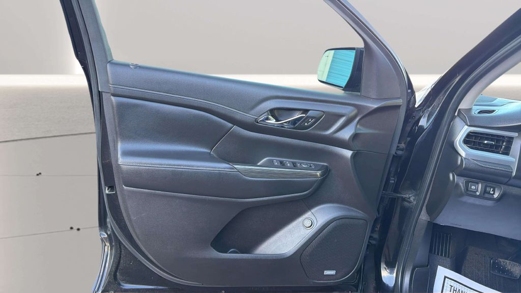 Photo 18 of this GMC ACADIA