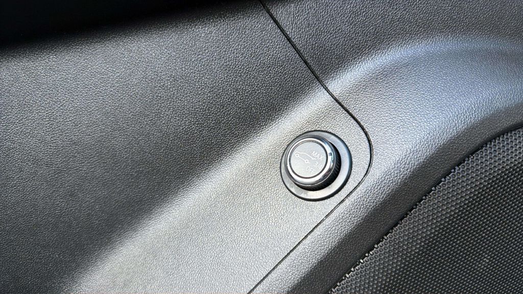Photo 31 of this GMC ACADIA