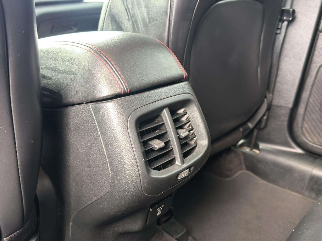 Photo 18 of this JEEP CHEROKEE