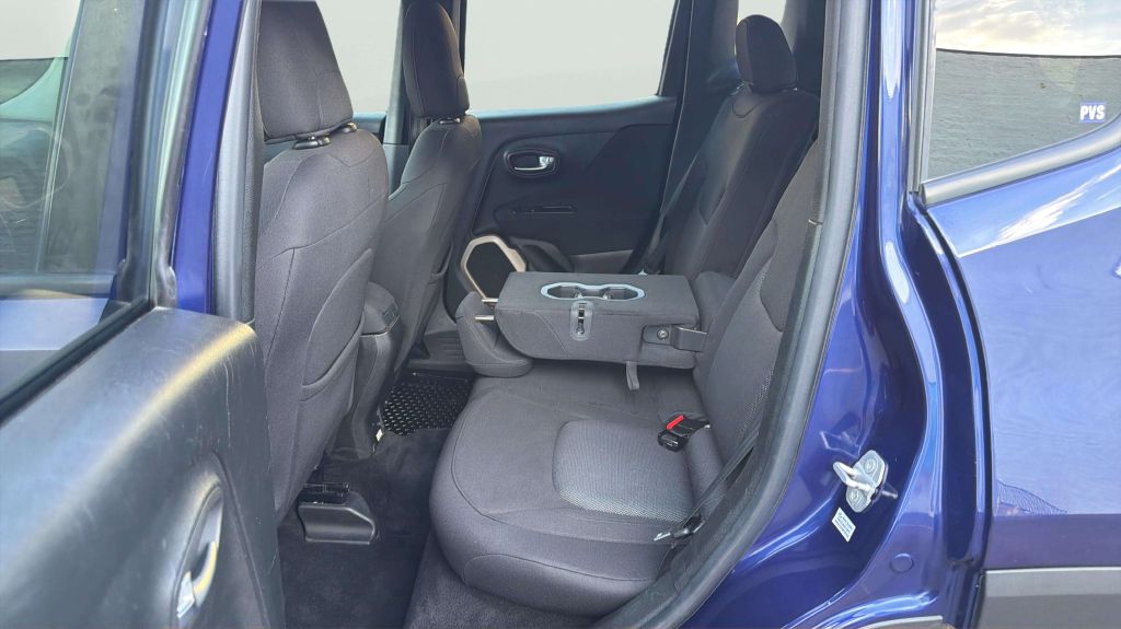 Photo 20 of this JEEP RENEGADE
