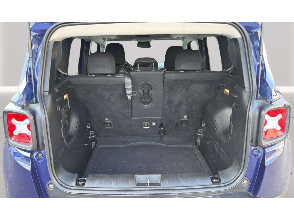 Photo 31 of this JEEP RENEGADE