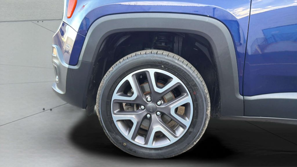 Photo 32 of this JEEP RENEGADE