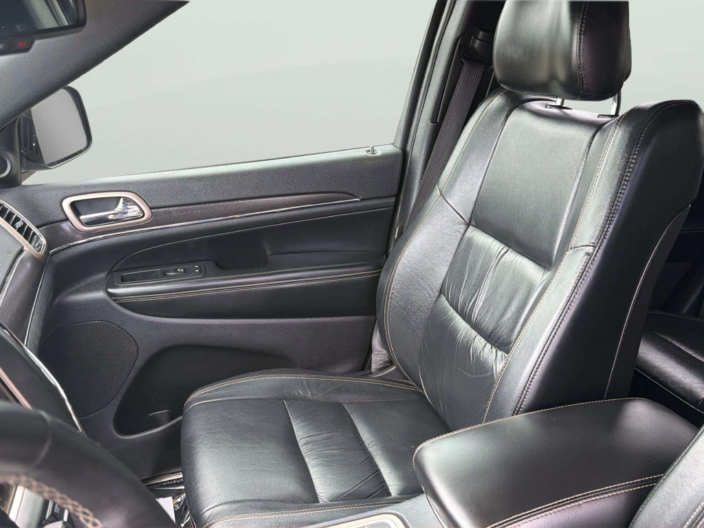 Photo 13 of this JEEP GRAND CHEROKEE