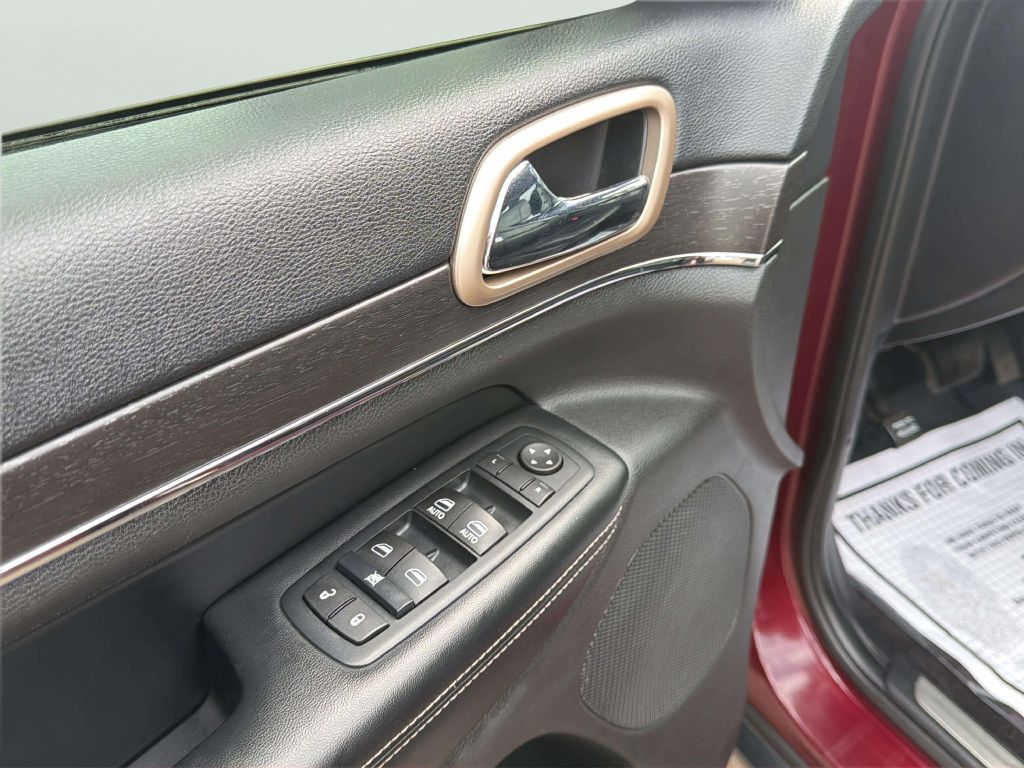 Photo 15 of this JEEP GRAND CHEROKEE