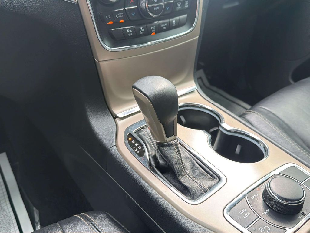 Photo 20 of this JEEP GRAND CHEROKEE
