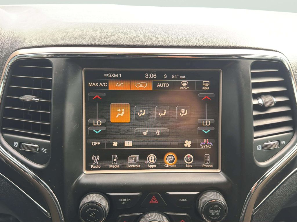 Photo 22 of this JEEP GRAND CHEROKEE