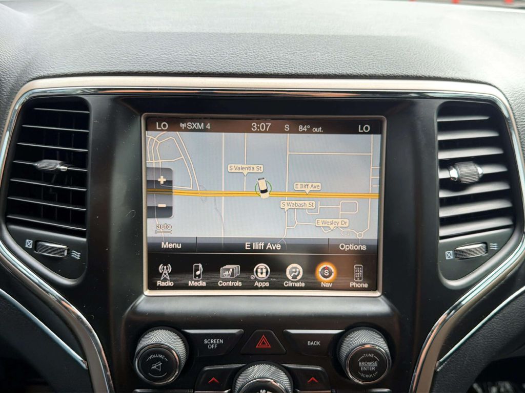Photo 25 of this JEEP GRAND CHEROKEE