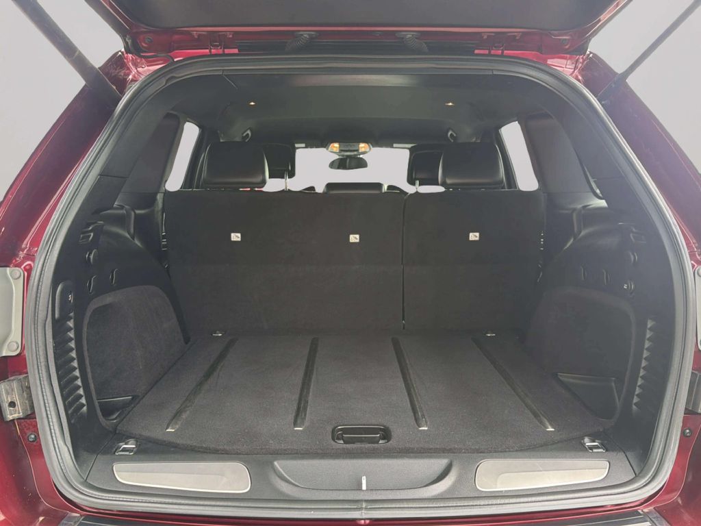Photo 29 of this JEEP GRAND CHEROKEE