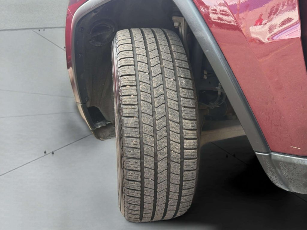 Photo 31 of this JEEP GRAND CHEROKEE