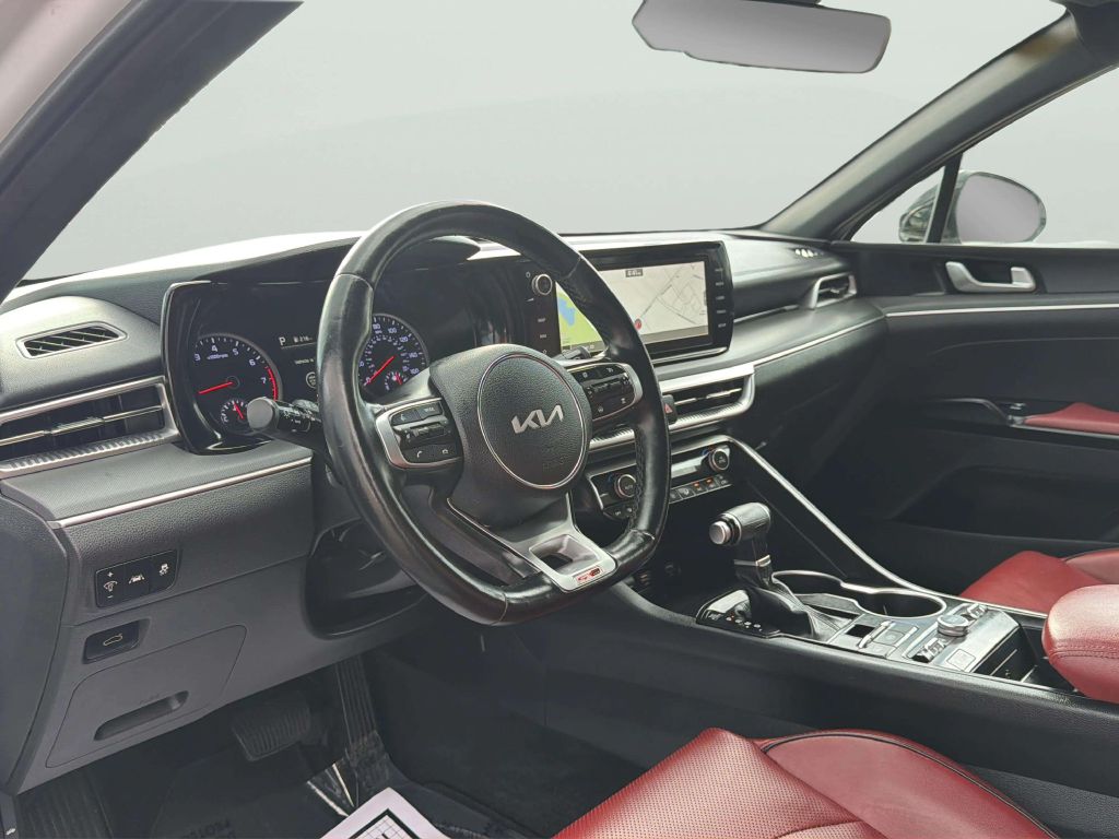 Photo 10 of this KIA K5