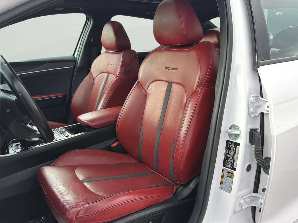 Photo 12 of this KIA K5