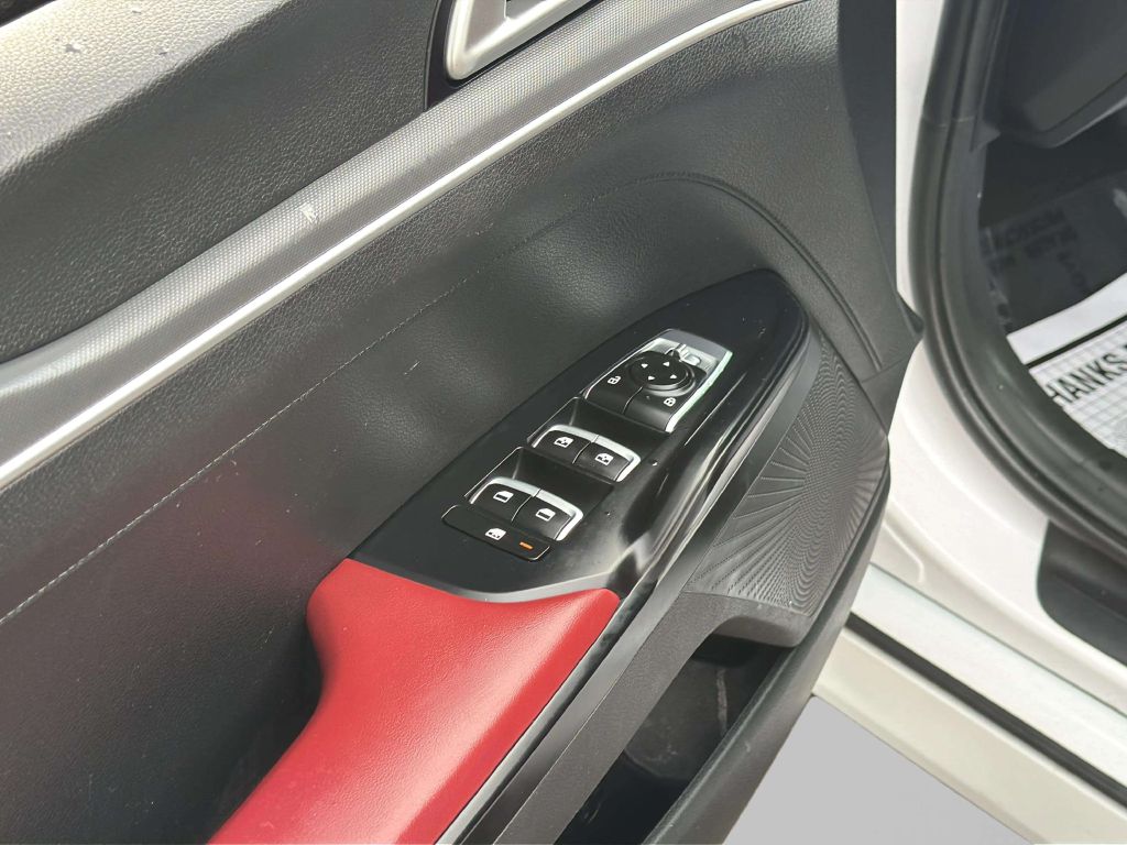 Photo 17 of this KIA K5