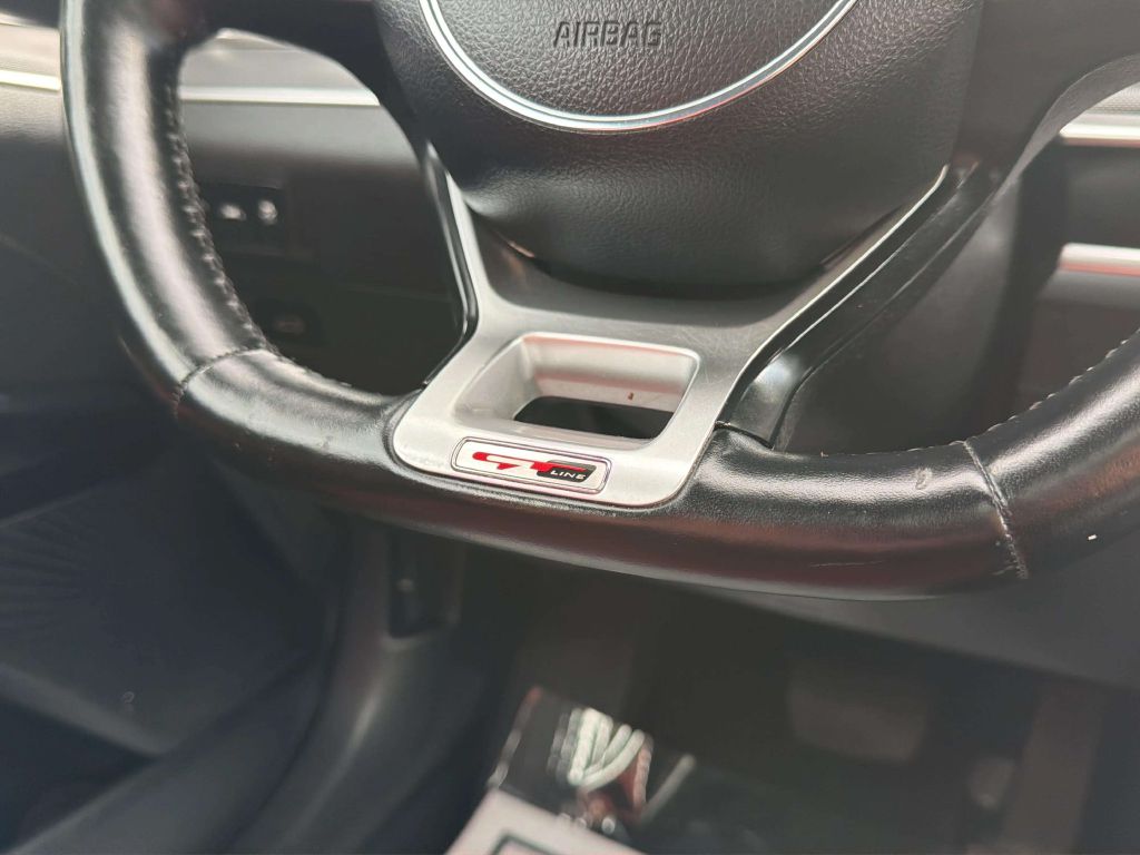 Photo 28 of this KIA K5