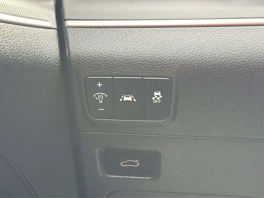 Photo 31 of this KIA K5