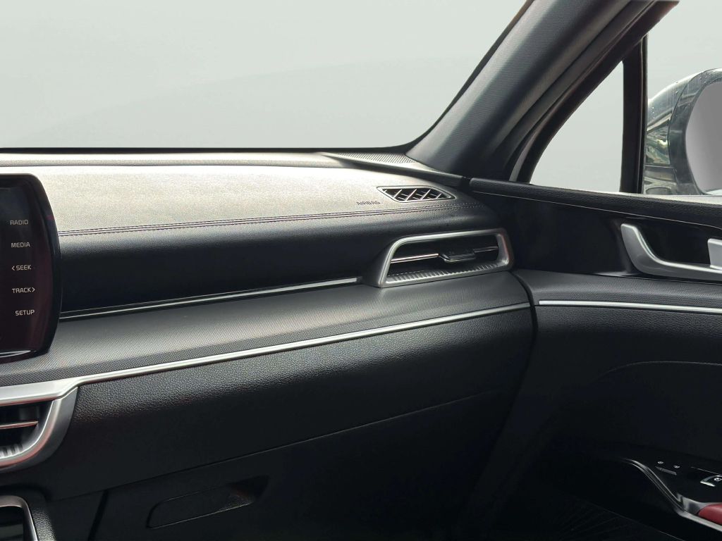 Photo 33 of this KIA K5