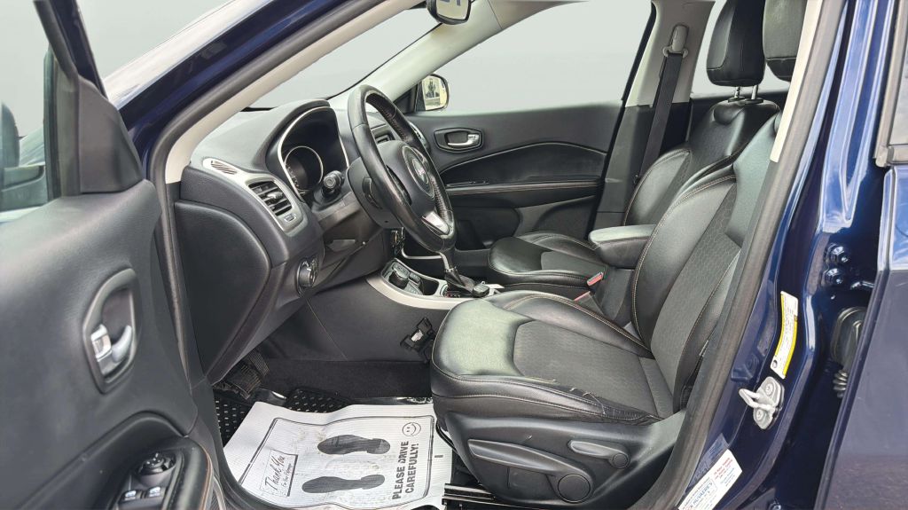 Photo 11 of this JEEP COMPASS