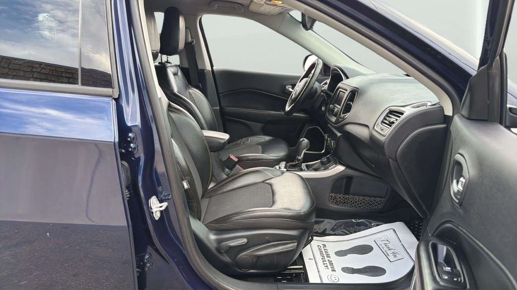 Photo 13 of this JEEP COMPASS