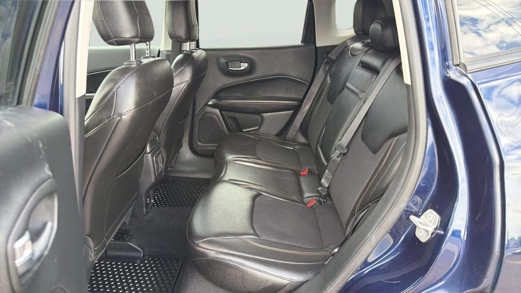 Photo 19 of this JEEP COMPASS