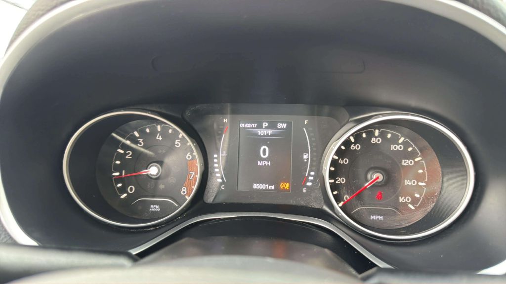 Photo 24 of this JEEP COMPASS