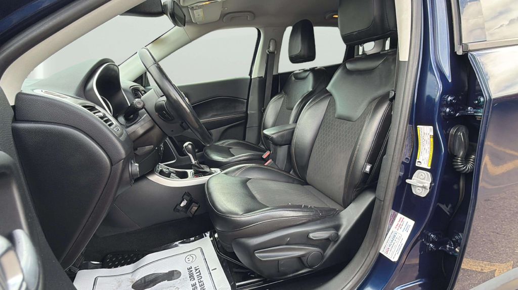 Photo 28 of this JEEP COMPASS