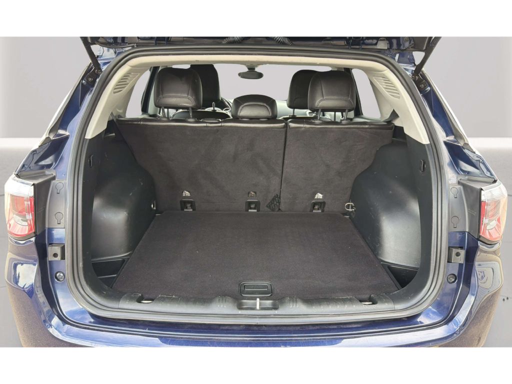 Photo 30 of this JEEP COMPASS