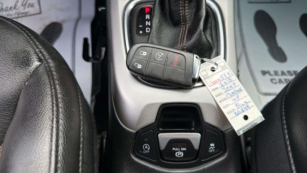 Photo 31 of this JEEP COMPASS