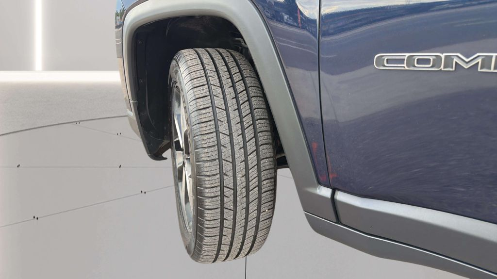 Photo 33 of this JEEP COMPASS