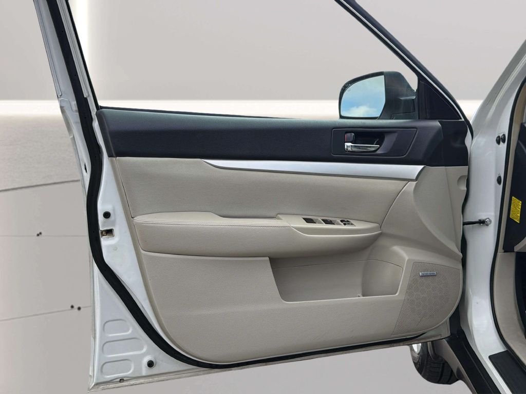 Photo 13 of this SUBARU OUTBACK