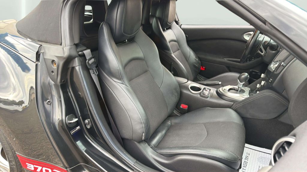 Photo 19 of this NISSAN 370Z