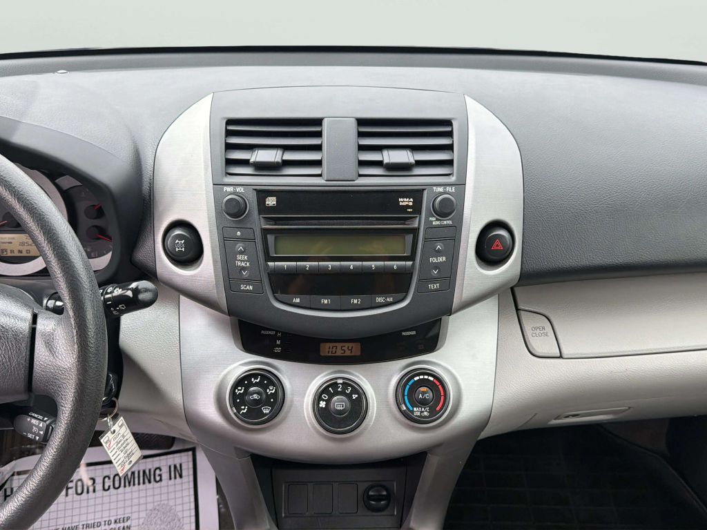 Photo 17 of this TOYOTA RAV4